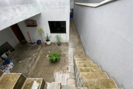Sobrado à venda com 3 quartos, sendo 1 suíte, em Jardim Quaresmeira II, Suzano, SP