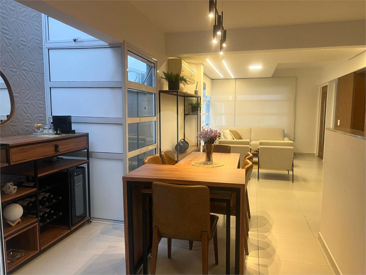 Casa à venda com 4 quartos, sendo 3 suítes,  no condomínio Residencial Toscana, Mogi das Cruzes - SP
