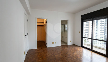 Apartamento para alugar com 3 suítes em Moema, São Paulo, SP