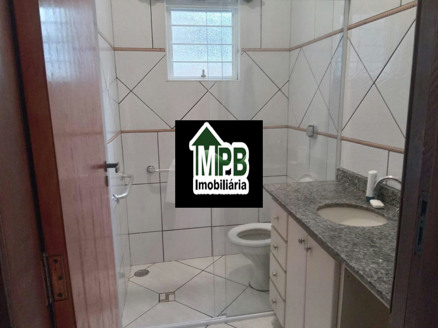 Sobrado à venda com 2 quartos, sendo 1 suíte, em Jardim Altos Do Itavuvu, Sorocaba, SP