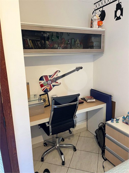 Casa à venda com 3 quartos, sendo 2 suítes, no condomínio Palmas, São Paulo - SP