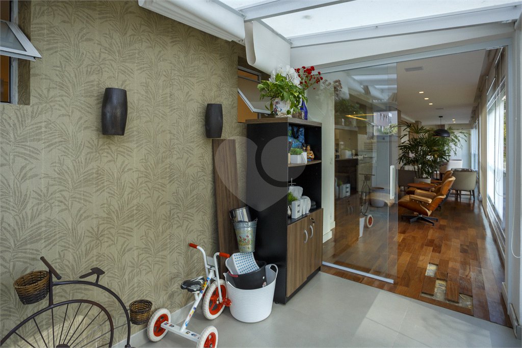 Apartamento à venda com 3 suítes em Campo Belo, São Paulo, SP