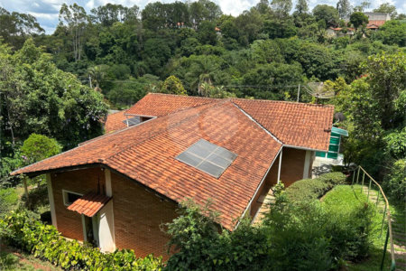 Casa à venda com 5 quartos, sendo 3 suítes, no condomínio Estância Marambaia, Vinhedo - SP