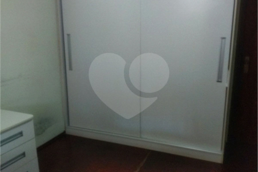 Sobrado à venda com 3 quartos em Horto, São Paulo, SP