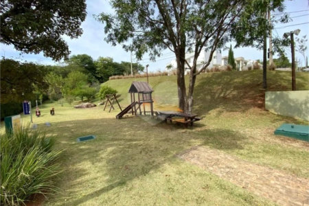 Terreno à venda em Parque das Quaresmeiras, Campinas, SP