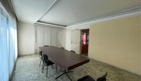 Sobrado à venda com 4 quartos, sendo 1 suíte,  em Vila Congonhas, São Paulo, SP