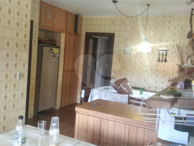 Casa à venda com 5 quartos, sendo 3 suítes,  no condomínio Alpes da Cantareira, Mairiporã - SP