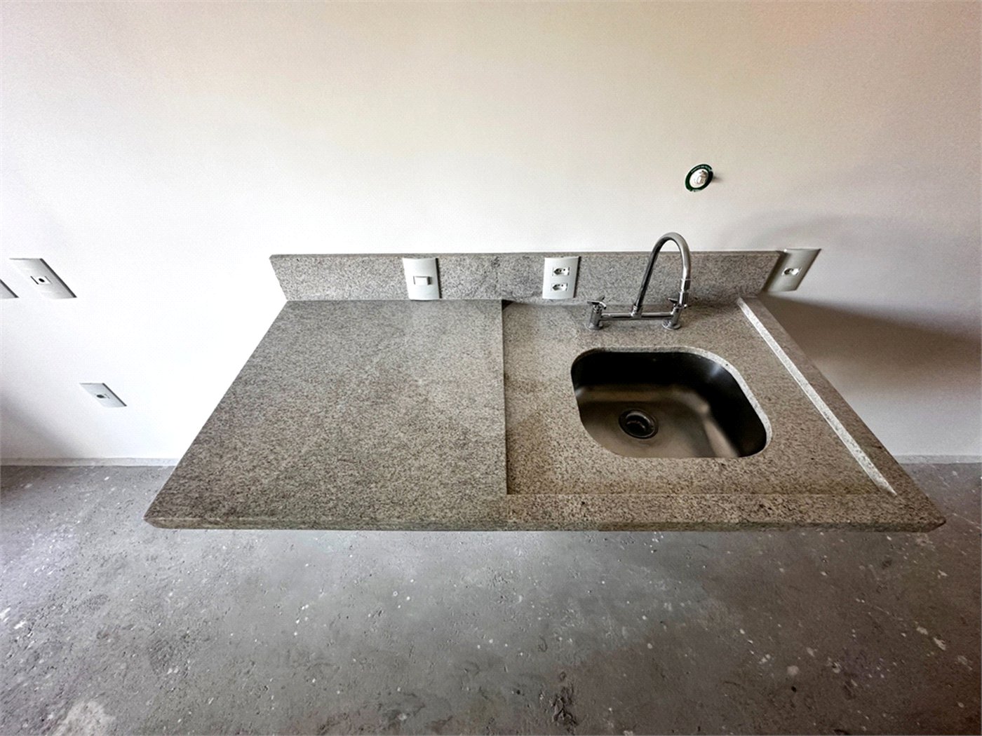 Apartamento à venda com 1 quarto em Jardim das Acácias, São Paulo, SP