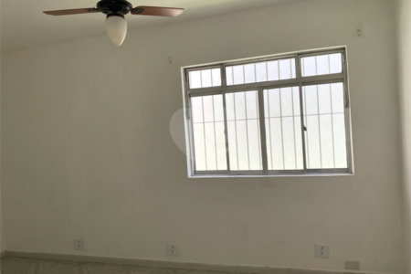 Sobrado à venda com 4 quartos, sendo 2 suítes, em Paraisópolis, São Paulo, SP