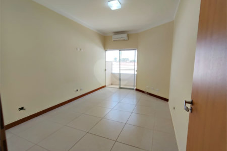 Casa à venda com 5 quartos, sendo 1 suíte,  em Jardim Colombo, Itapetininga, SP