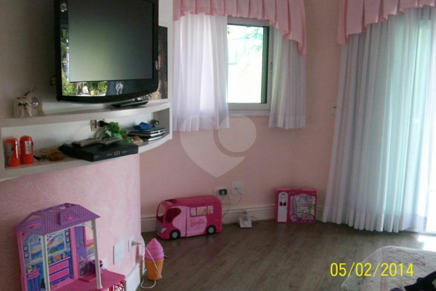 Casa em condomínio à venda com 4 suítes em Horto, São Paulo, SP