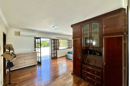 Casa à venda com 5 quartos, sendo 4 suítes, no condomínio Parque dos Príncipes, São Paulo - SP
