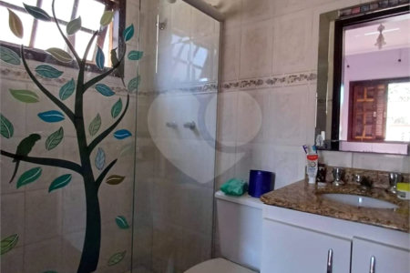 Casa à venda com 4 quartos, sendo 2 suítes,  em Vila Oliveira, Mogi das Cruzes, SP