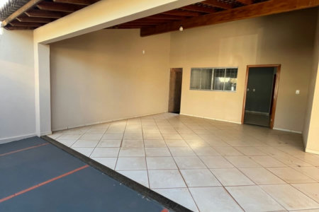 Casa à venda com 4 quartos, sendo 1 suíte,  em Jardim Maristela, Três Lagoas, MS