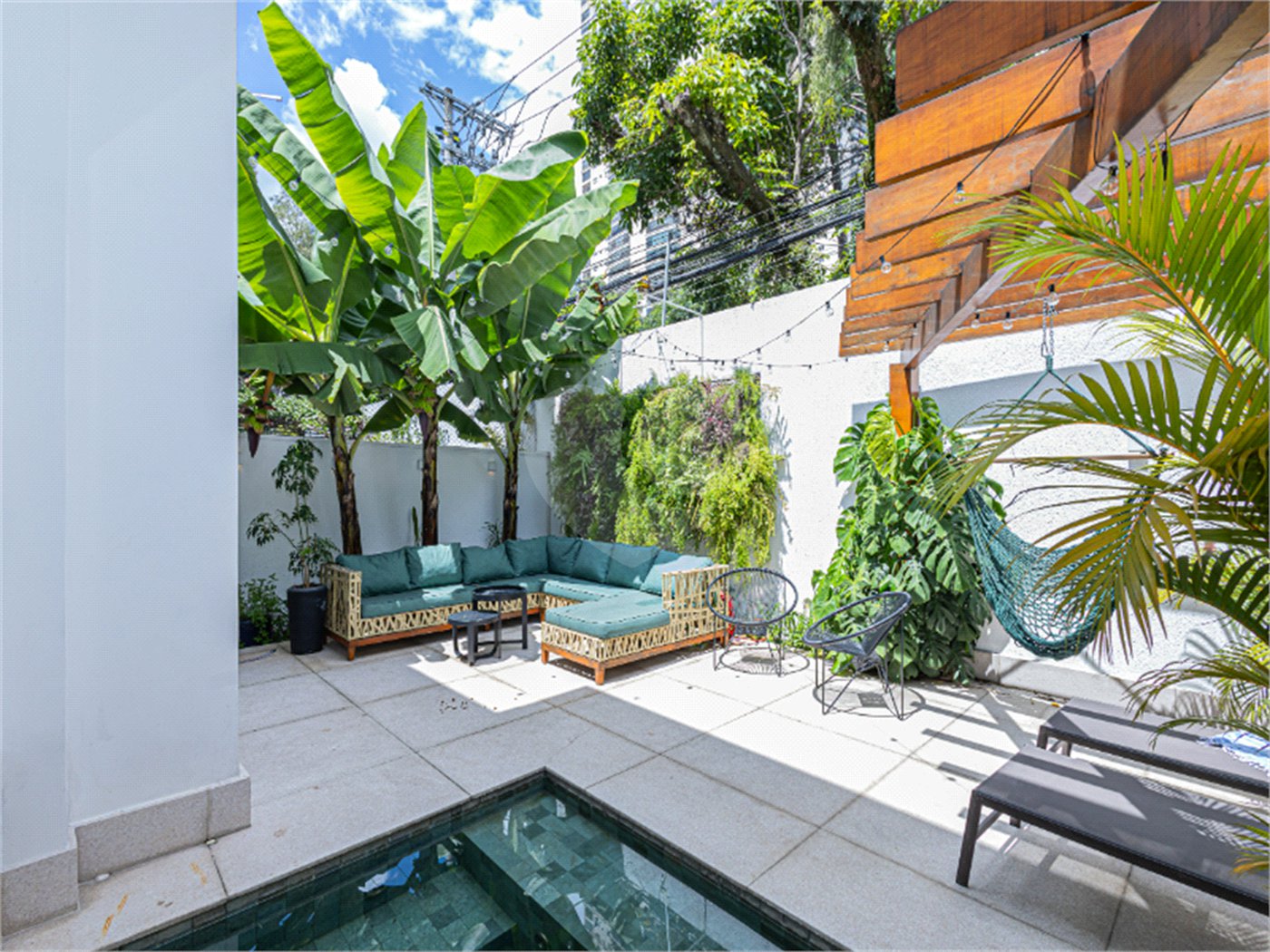 Casa à venda com 4 suítes no condomínio Bauhaus Village, São Paulo - SP