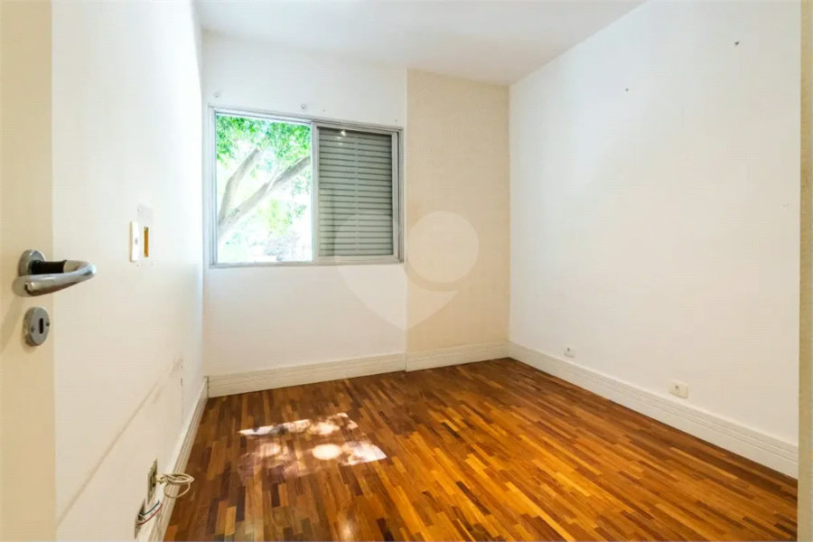 Apartamento para venda em Moema com 2 quartos, sendo 2 suítes, 70m²