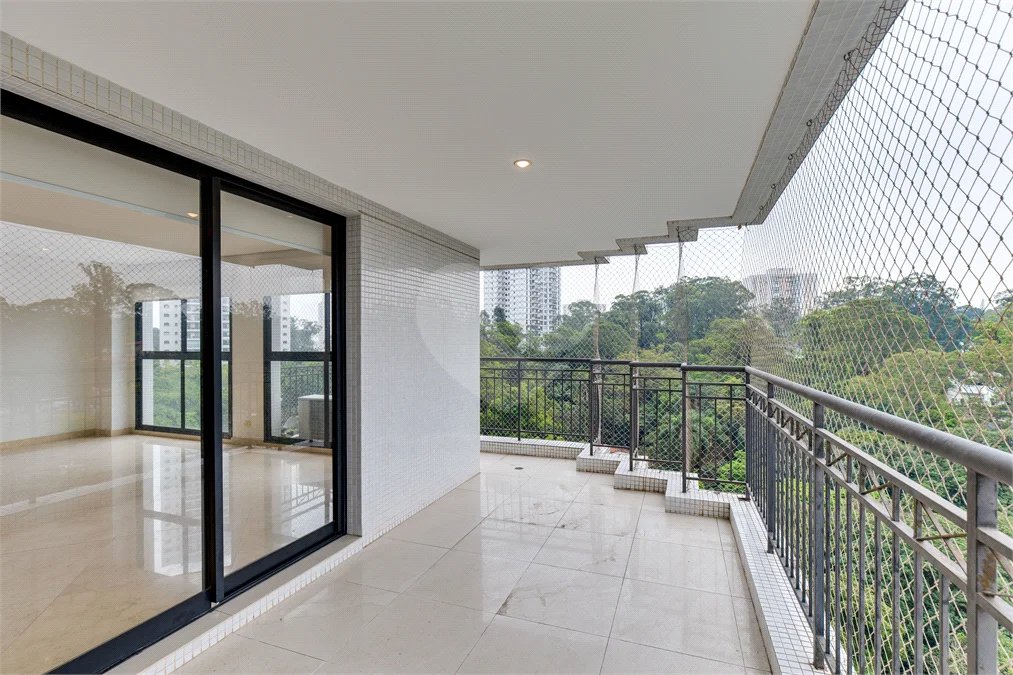 Apartamento à venda ou para alugar com 4 suítes em Alto da Boa Vista, São Paulo, SP