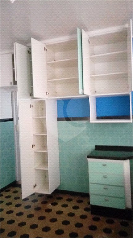 Casa à venda com 4 quartos, sendo 1 suíte, no condomínio Conselheiro Moreira de Barros, São Paulo - SP
