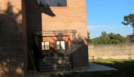Casa à venda ou para alugar com 3 suítes no condomínio Vilarejo Estoril, Mairiporã - SP