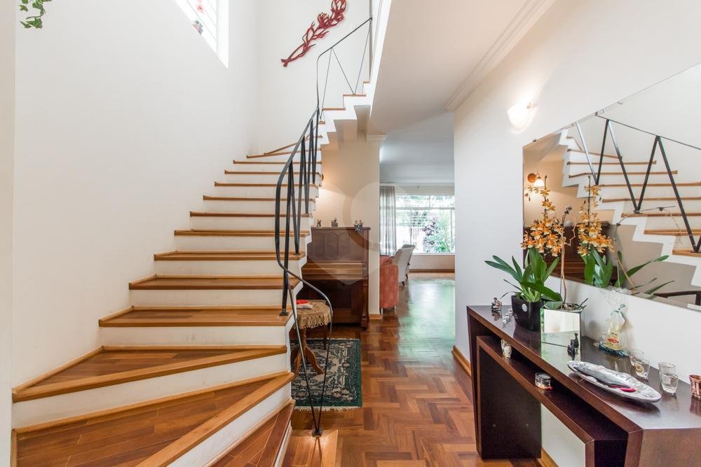 Casa à venda com 4 quartos, sendo 2 suítes, em Brooklin, São Paulo, SP