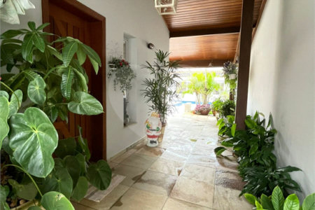 Casa à venda com 3 suítes em Jardim Itaperi, Atibaia, SP