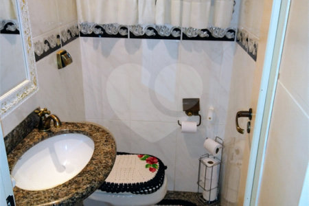Casa à venda com 3 quartos, sendo 1 suíte, em Parque Vitória, São Paulo, SP