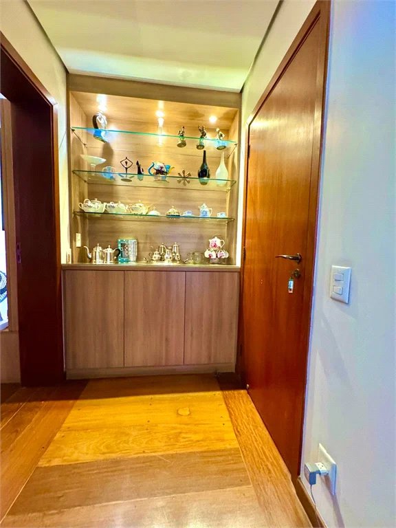Apartamento à venda com 4 suítes em Vila Suzana, São Paulo, SP