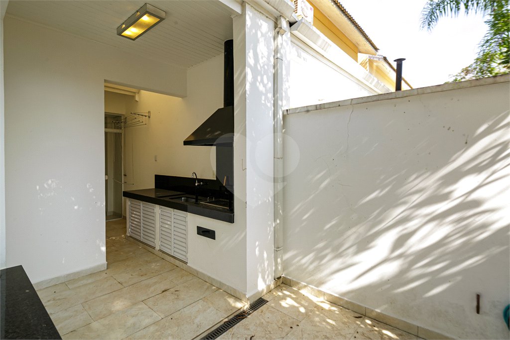 Casa à venda com 3 suítes no condomínio Villaggio Belvedere, São Paulo - SP