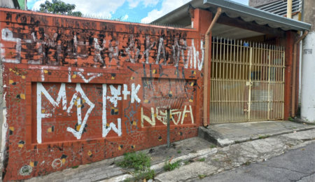 Casa Térrea à venda com 1 quarto em Vila Nivi, São Paulo, SP
