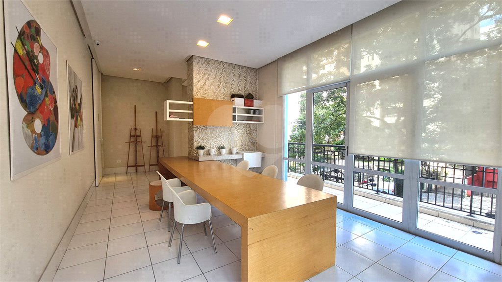 Apartamento à venda ou para alugar com 3 quartos, sendo 2 suítes, em Pinheiros, São Paulo, SP
