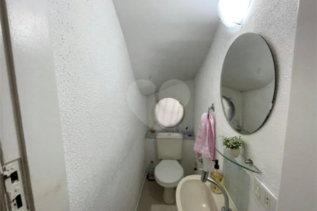 Sobrado à venda com 3 quartos em Quinta da Paineira, São Paulo, SP
