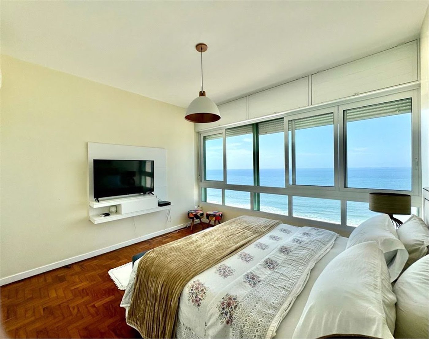 Apartamento Residencial à venda, Pitangueiras, Guarujá - AP0768.