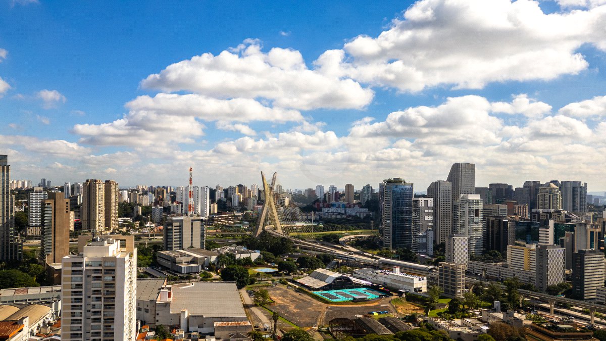 Casa à venda com 3 quartos, sendo 1 suíte, em Vila Cordeiro, São Paulo, SP