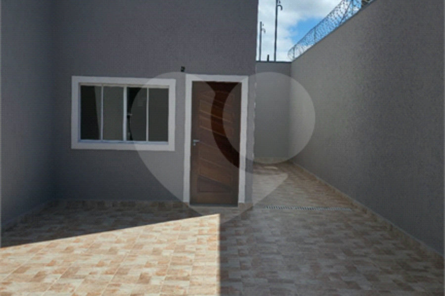 Sobrado à venda com 2 quartos em Guaianazes, São Paulo, SP
