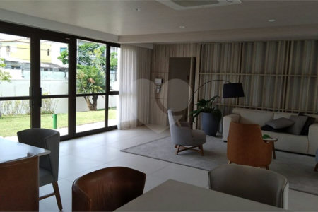 Apartamento à venda com 3 suítes em Vila Monumento, São Paulo, SP