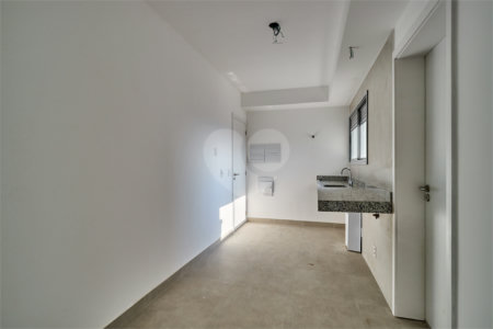 Apartamento à venda com 3 quartos, sendo 1 suíte, em Jardim Marajoara, São Paulo, SP