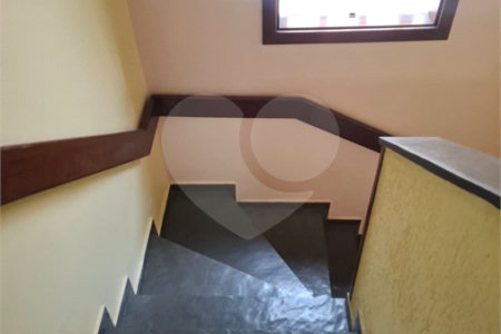 Casa à venda com 4 quartos, sendo 1 suíte, no condomínio Conjunto Residencial Green Village I, Mogi das Cruzes - SP