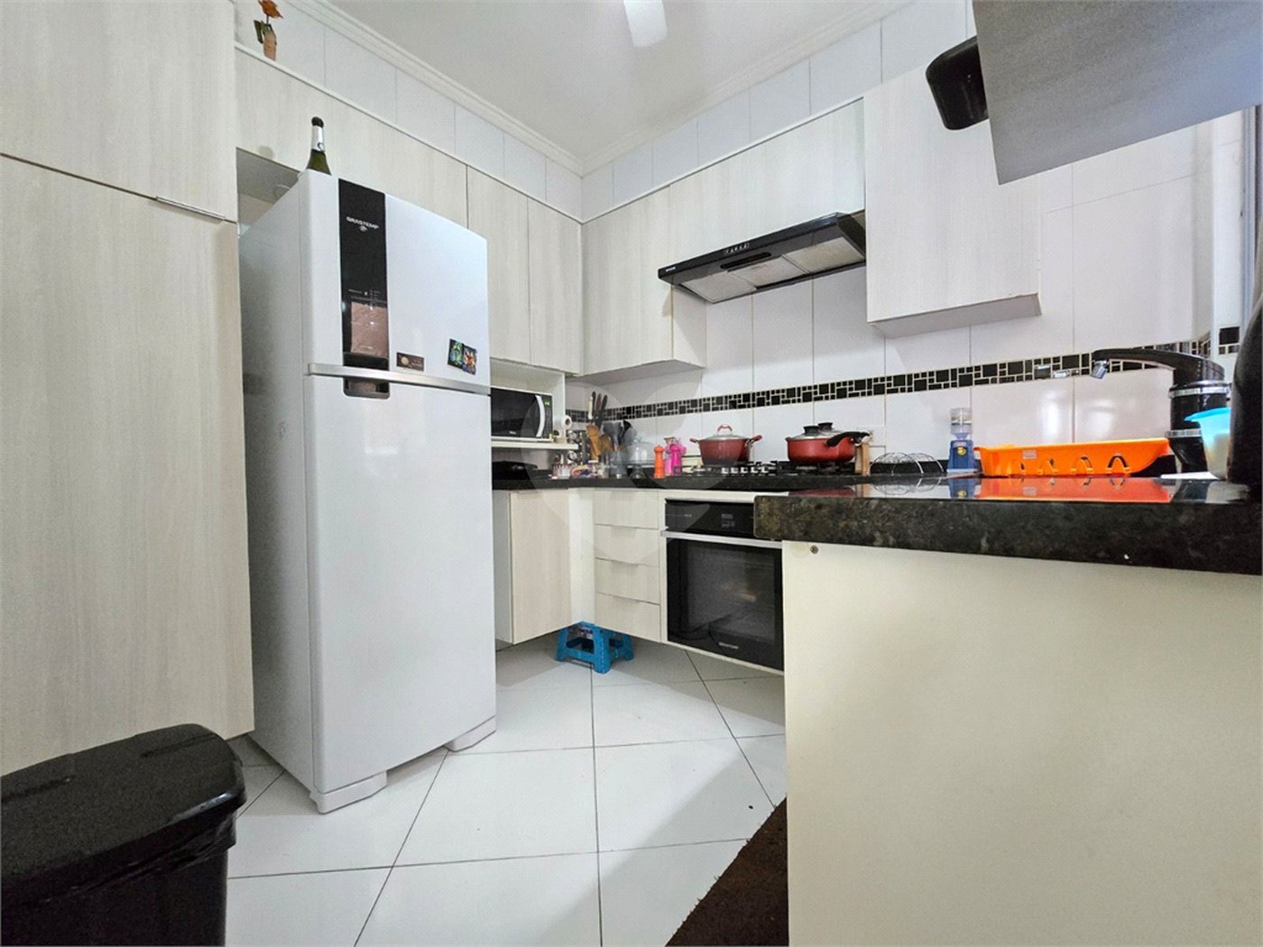 Casa à venda com 3 quartos, sendo 1 suíte, no condomínio Rafaela I, São Paulo - SP