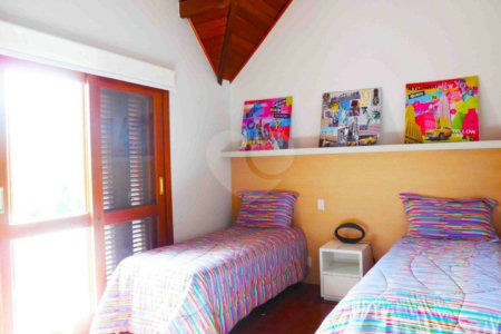 Casa à venda com 4 suítes no condomínio Vilaggio Monte Alegre, São Paulo - SP