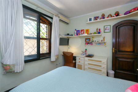 Casa Térrea à venda com 3 quartos, sendo 2 suítes,  em Brooklin Paulista, São Paulo, SP