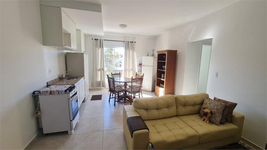 Apartamento à venda com 2 quartos, sendo 1 suíte, em Vila Monteiro, Itapetininga, SP