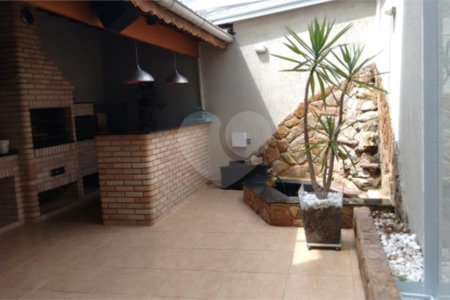 Sobrado à venda com 3 quartos, sendo 1 suíte, em Vila Antonina, São Paulo, SP