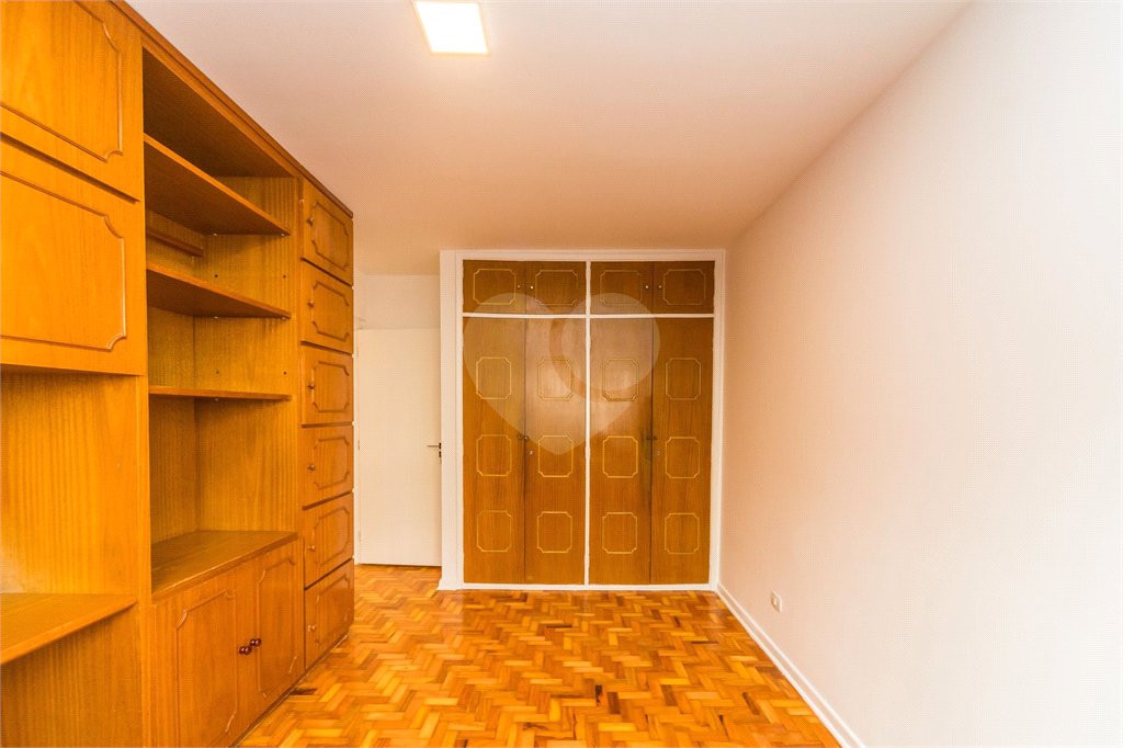 Apartamento à venda com 3 quartos, sendo 1 suíte, em Itaim Bibi, São Paulo, SP