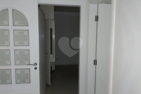 Casa à venda com 4 quartos, sendo 2 suítes,  em Vila Santista, Atibaia, SP