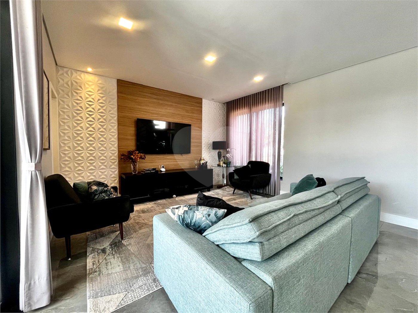 Casa à venda com 3 suítes em Vila Popular, Itapetininga, SP