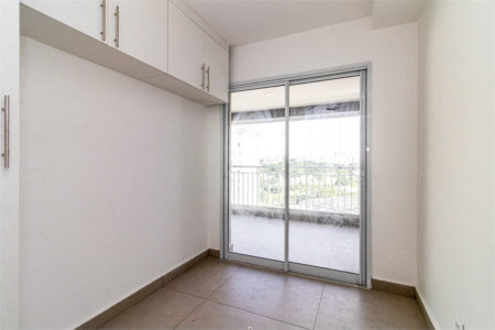 Apartamento à venda com 3 quartos, sendo 1 suíte, em Vila Anastácio, São Paulo, SP