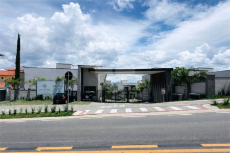 Casa à venda ou para alugar com 3 suítes no condomínio Mont Blanc Village, Vinhedo - SP