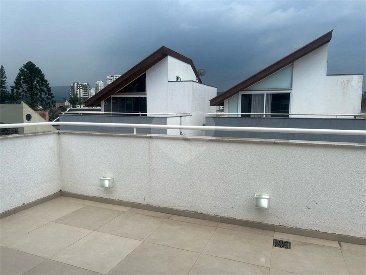 Casa à venda com 4 quartos, sendo 3 suítes,  no condomínio Residencial Toscana, Mogi das Cruzes - SP