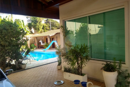 Casa à venda com 4 quartos, sendo 3 suítes, em Jardim Estância Brasil, Atibaia, SP