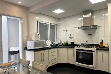 Casa à venda com 3 suítes em Santana, São Paulo, SP
